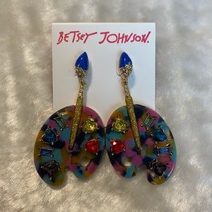 COPY ☘️NWT! Betsey Johnson Gold Tone Paint Brush & Artist Palette Drop Earrin…
